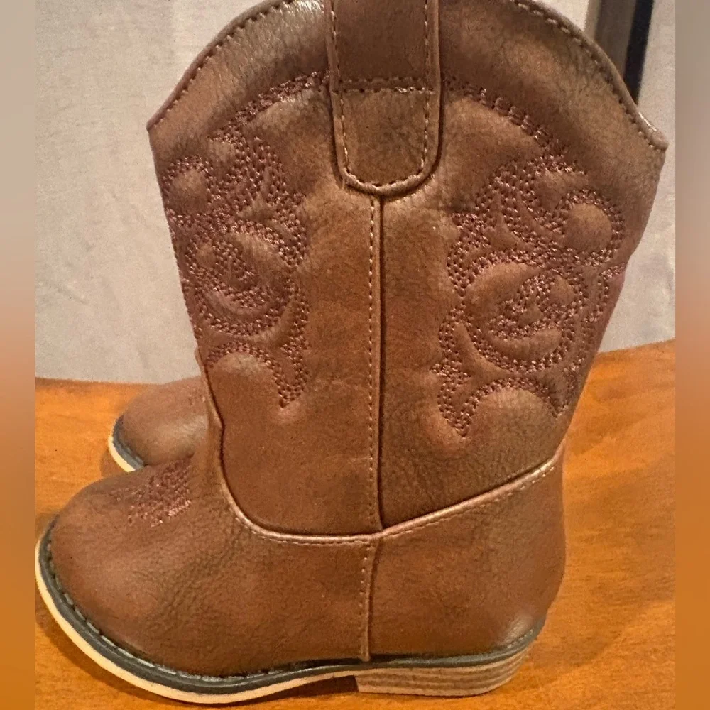 🤠Cat & Jack Brown Cowboy Boots🤠